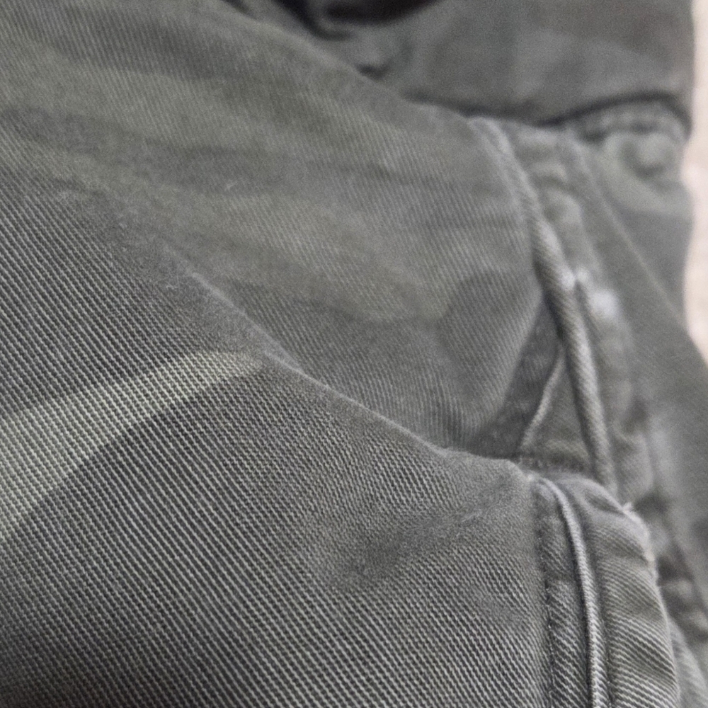 Vintage Y2K Abercrombie & Fitch Button Fly Distressed Camo Cargo Shorts Size 32 - Picture 5 of 12
